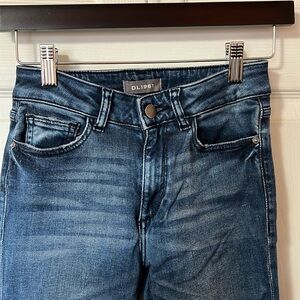 DL1961 Florence mid rise instasculpt bates jeans - size 24​​
